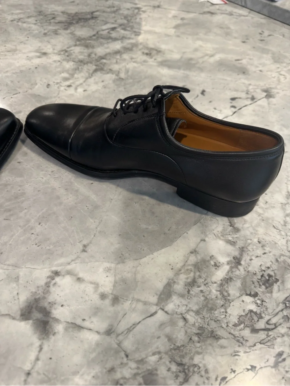 Magnanni Black Leather Cap-Toe Derby Shoes